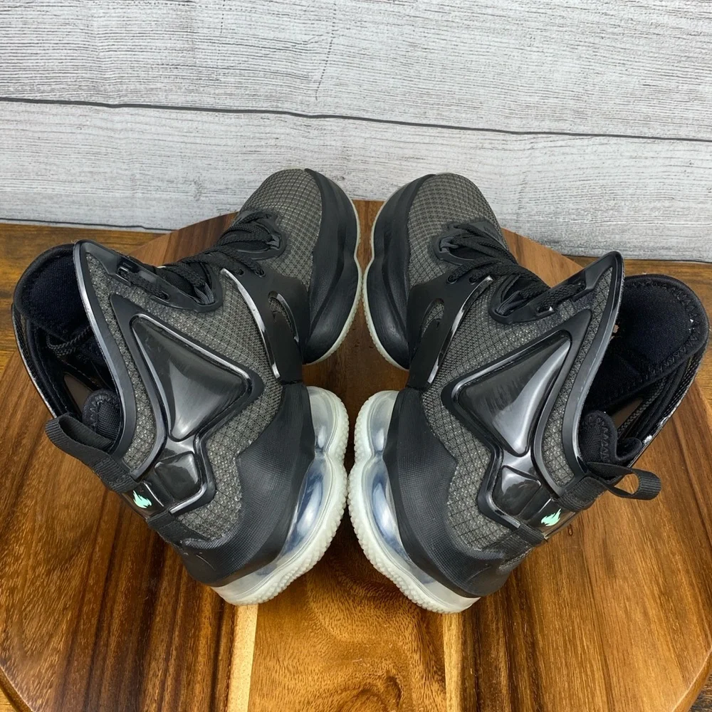 Nike LeBron 19 Black Aqua Basketball Shoe DD0418-003 Youth Sneaker Size 5.5